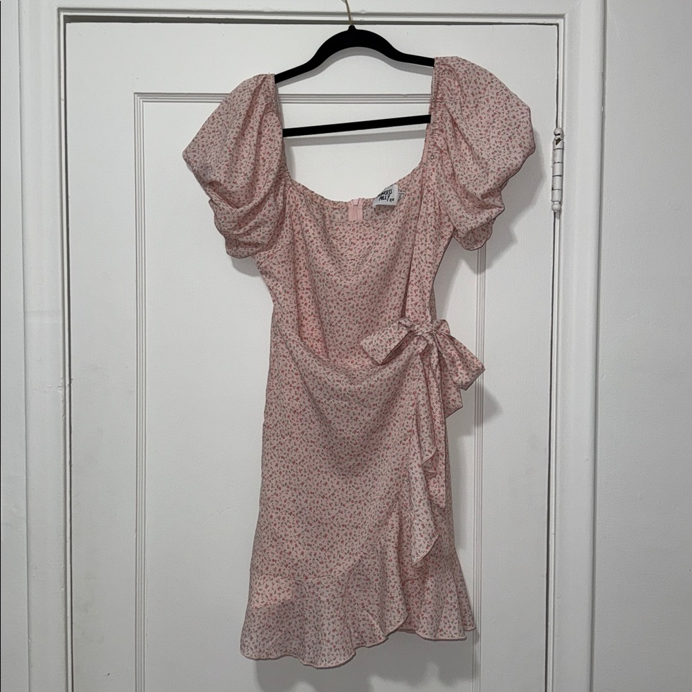 Princess Polly Blush Floral Dress with zipper back